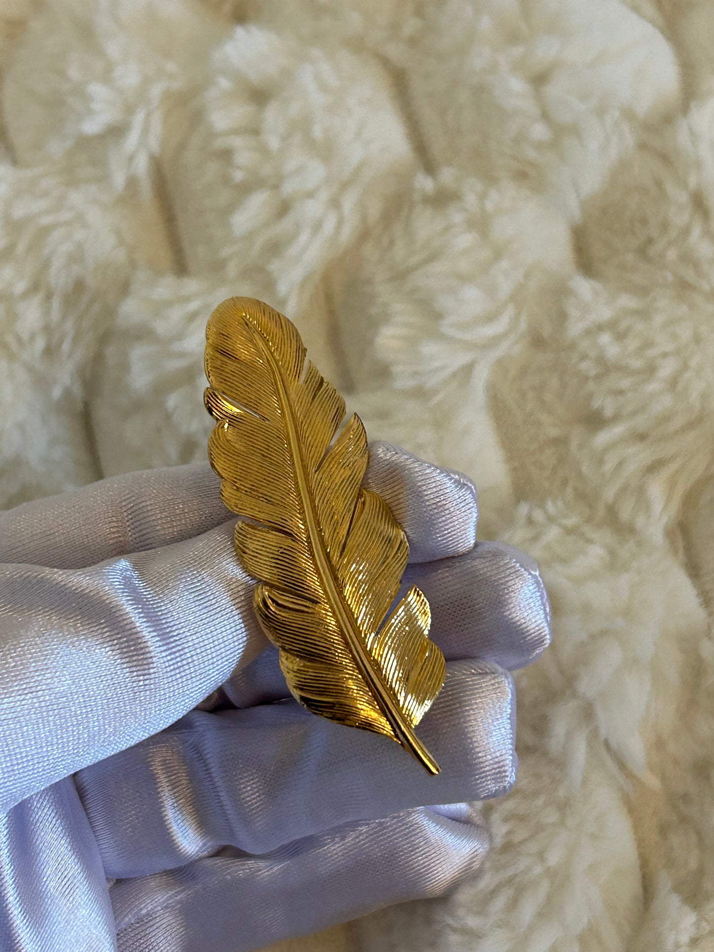 Splendide broche en plaqué or modèle feuille doré