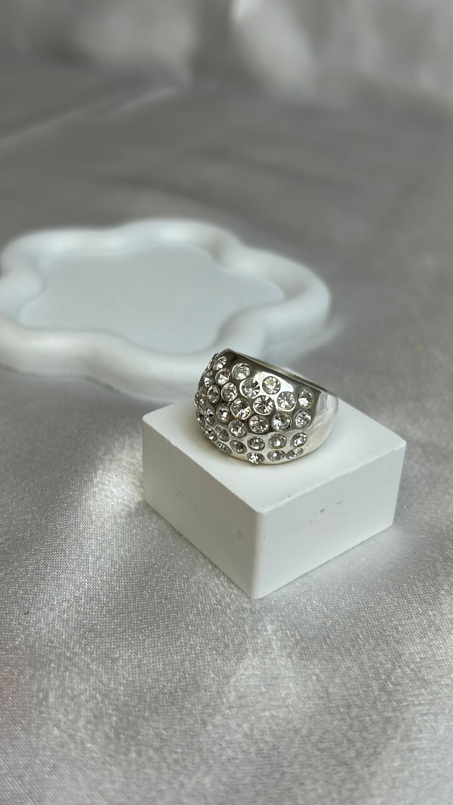 Bague vintage argenté et strass taille 55