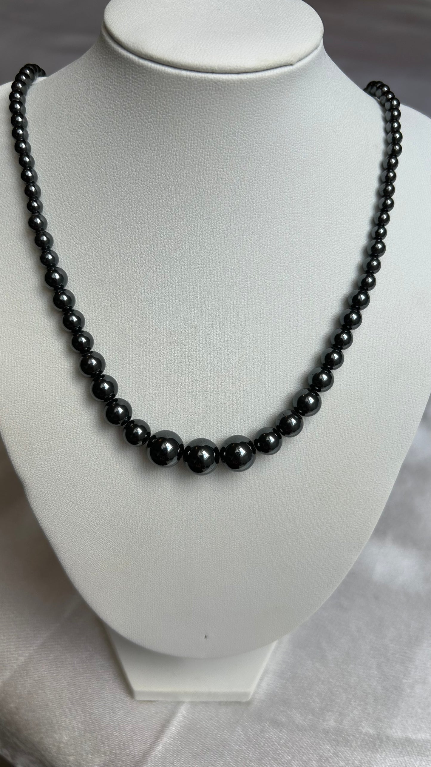 Collier de perles grises vintage