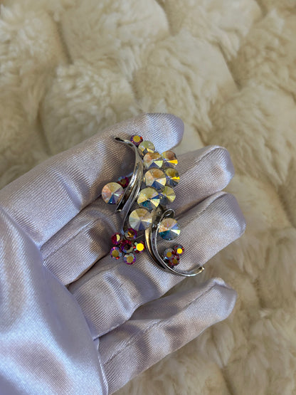 Splendide broche en fantaisie argenté et rose scintillantes