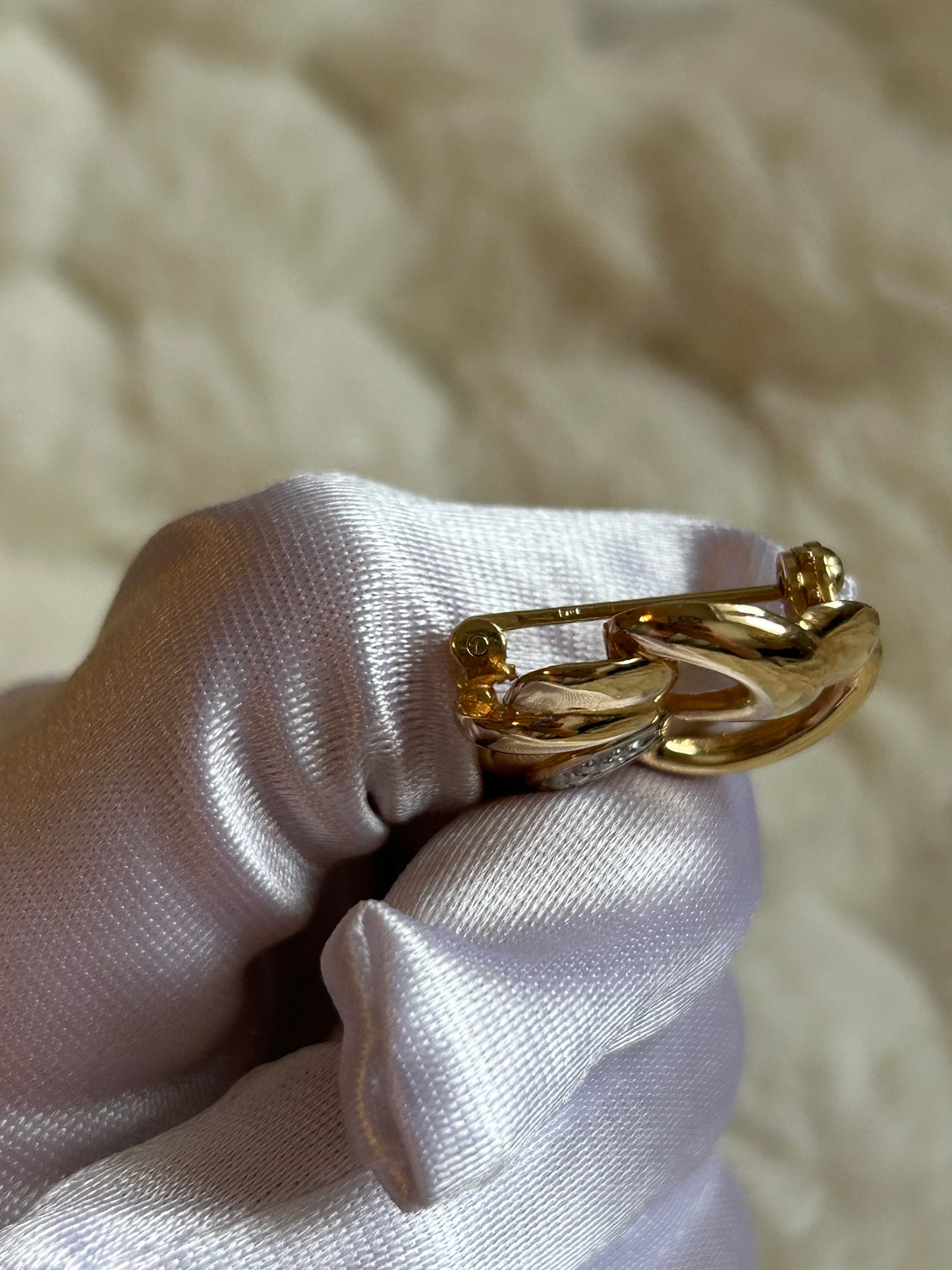 Broche plaqué or bicolore fleur