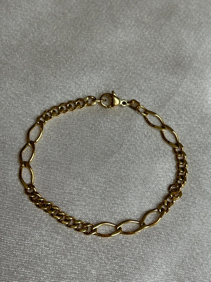 Bracelet en plaqué or avec 3 ovales entrelacés