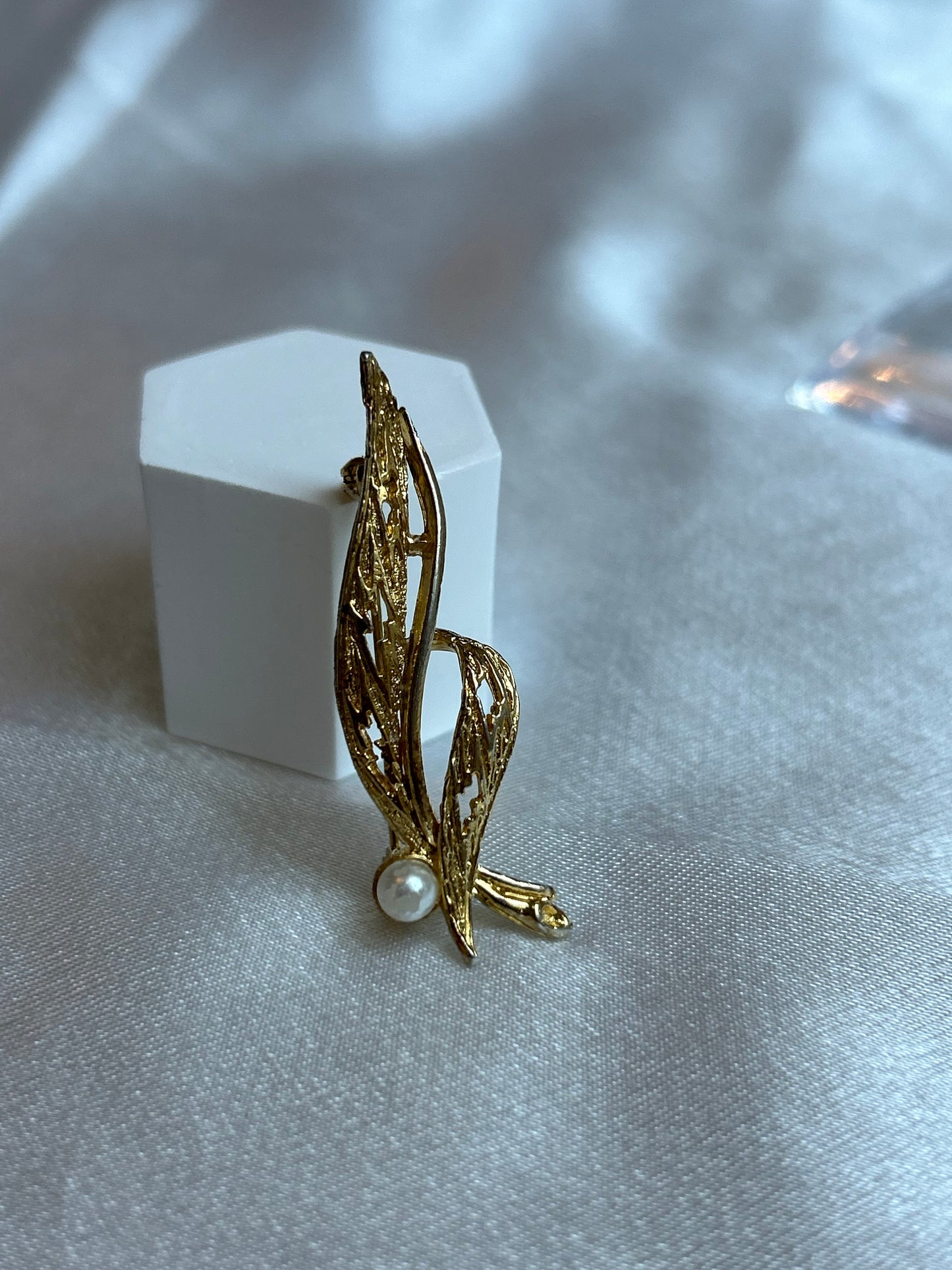 Broche vintage doré à perle femme