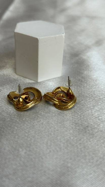 Boucles d’oreilles atypiques dorées et bleues