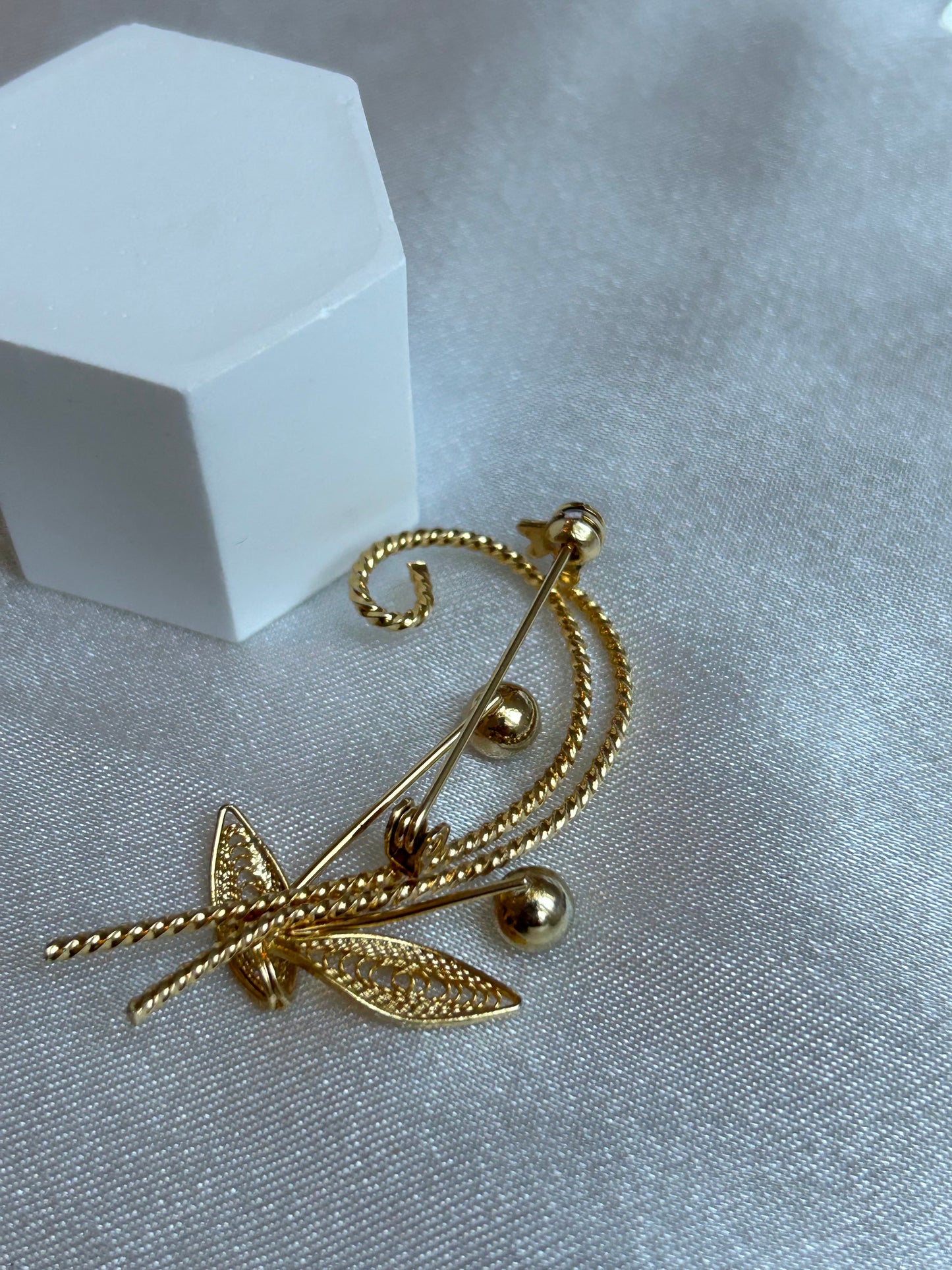 Broche vintage doré femme feuille et boules d’or