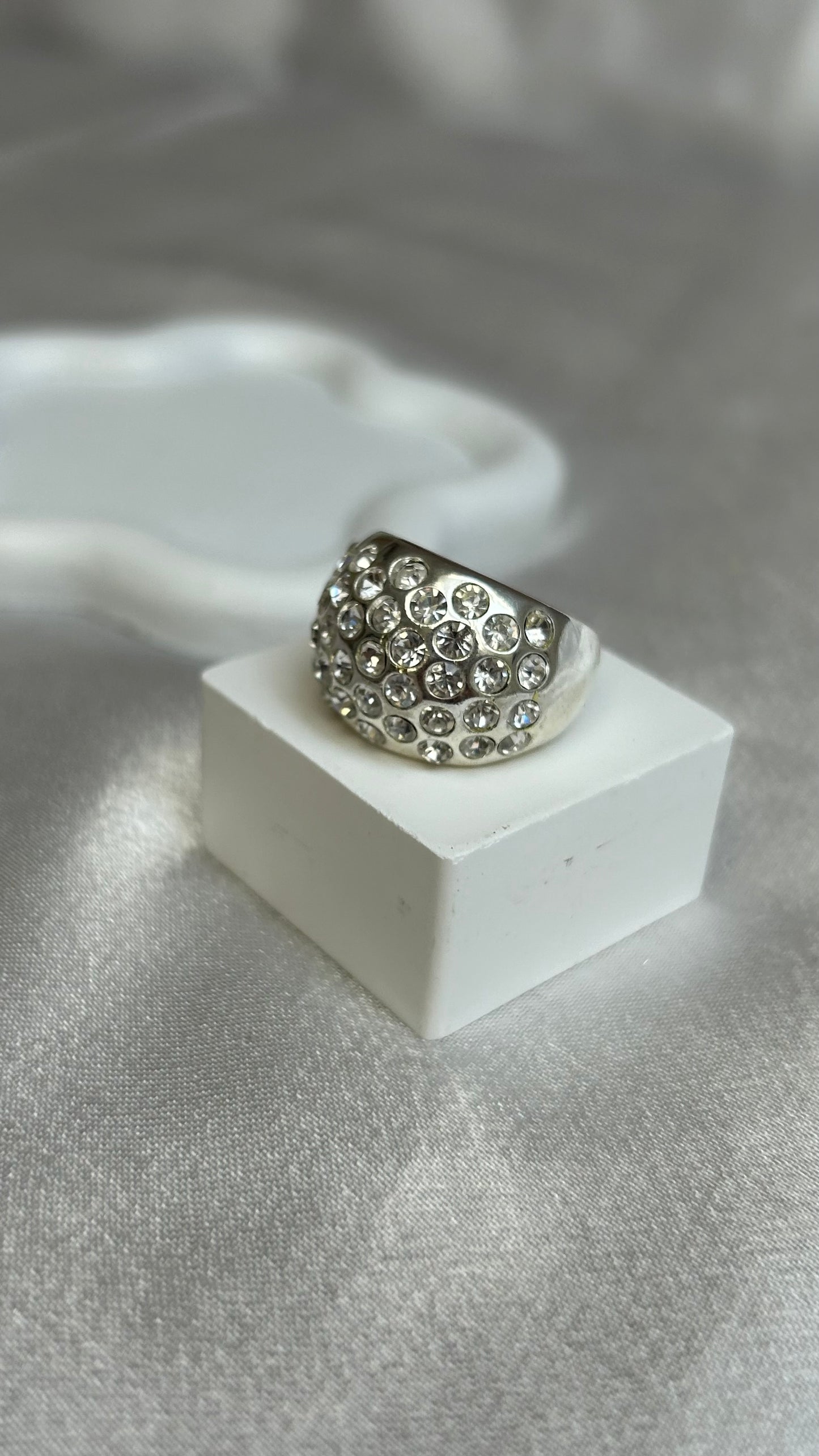 Bague vintage argenté et strass taille 55