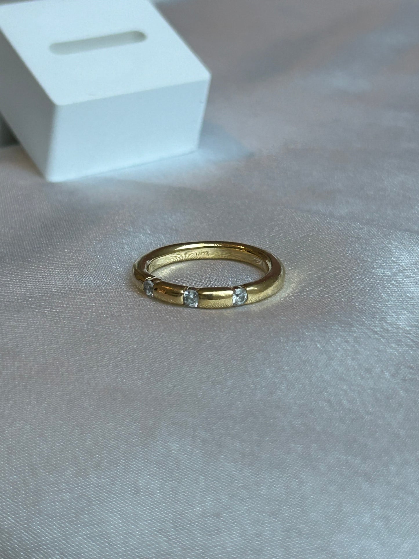 Bague en plaqué or et strass taille 60