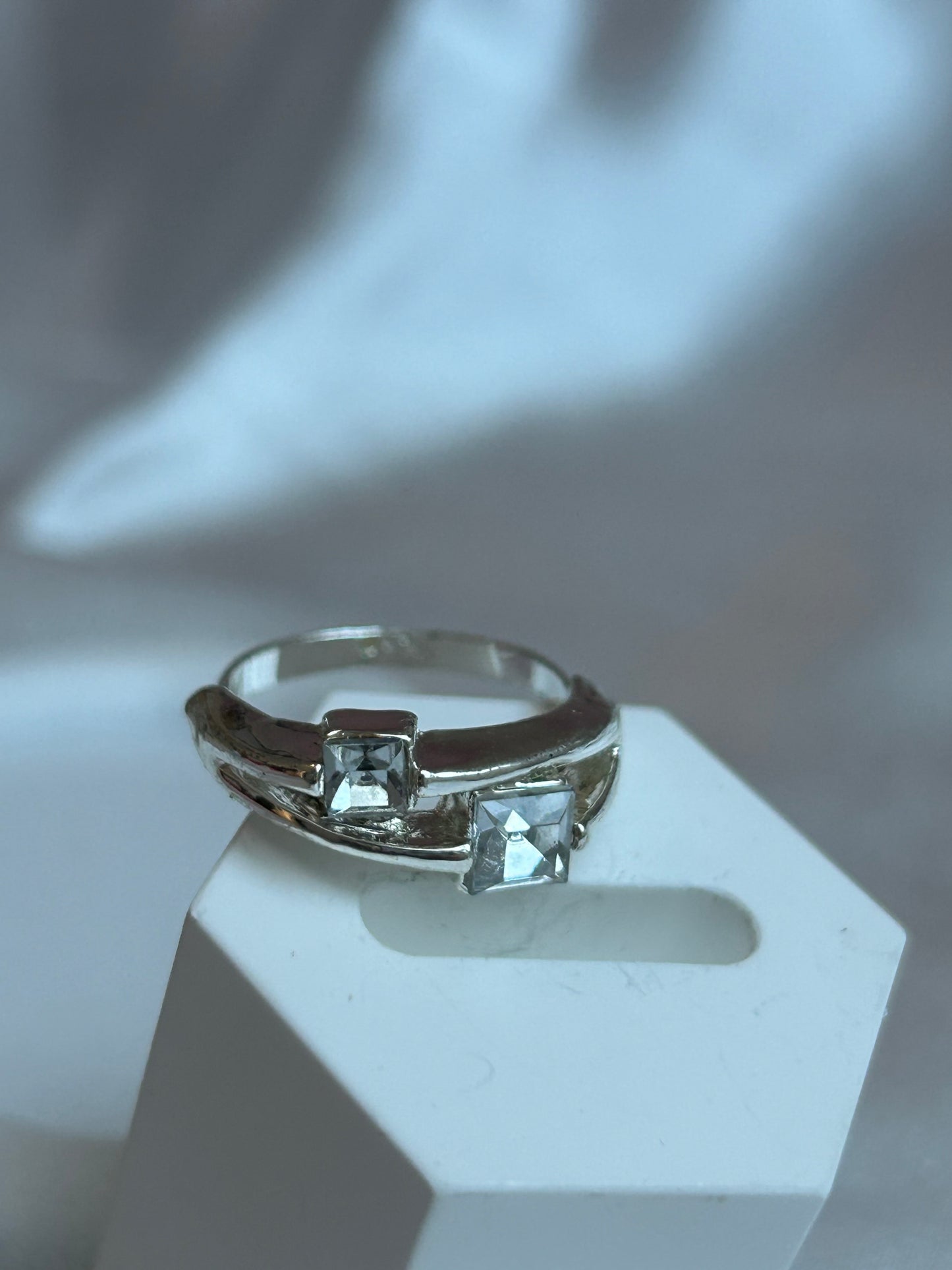 Bague vintage argenté taille ajustable et strass