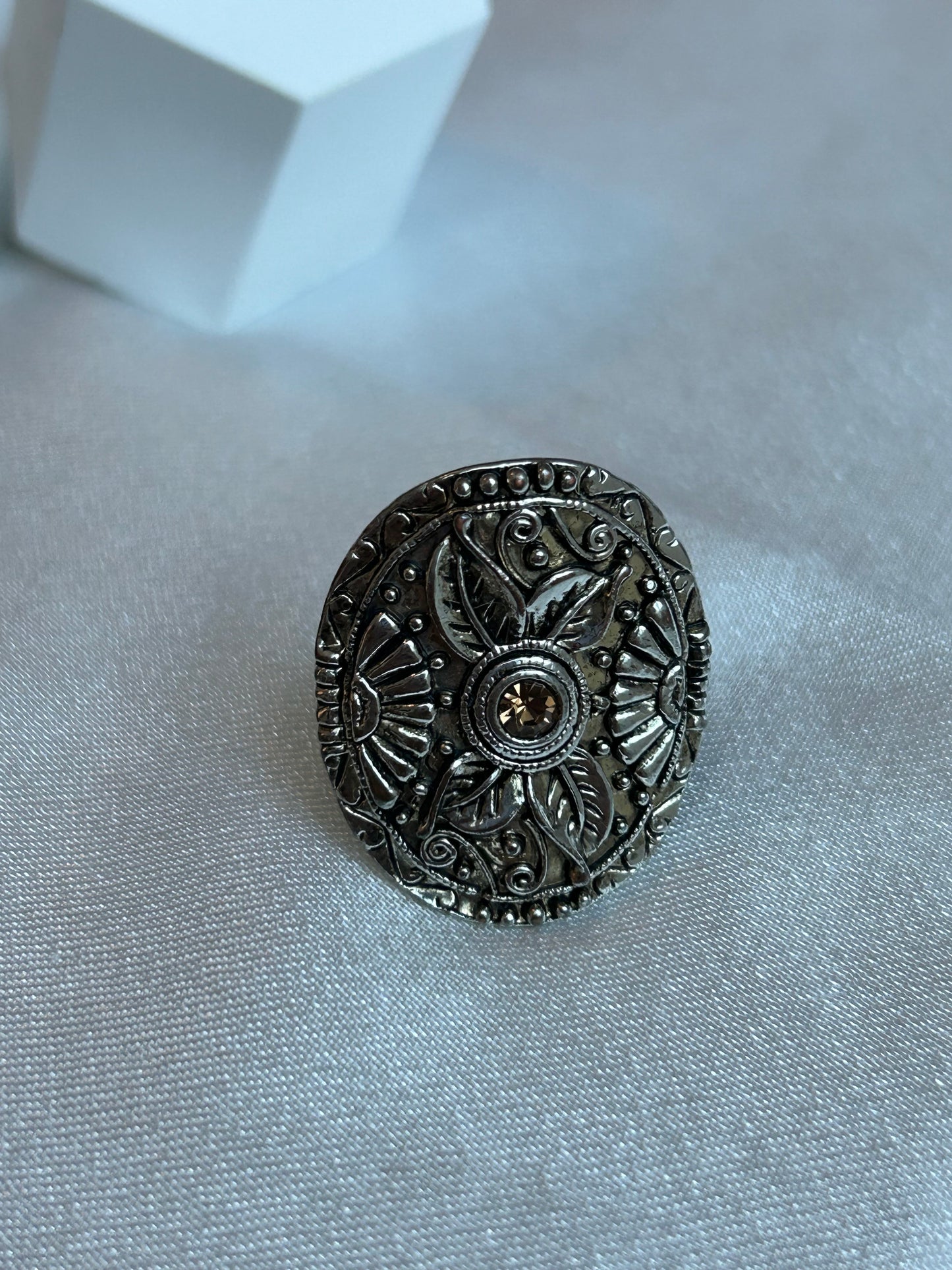 Bague vintage argenté cercle et motifs