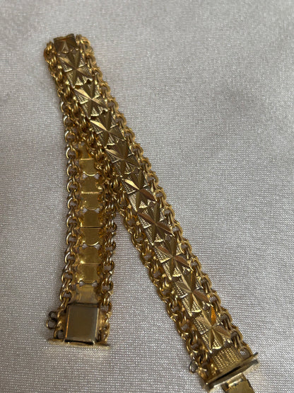 Bracelet vintage plaqué or femme ciselé