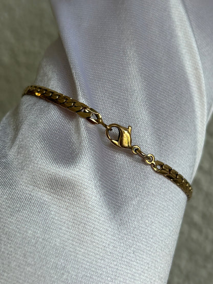 Splendide bracelet en plaqué or maille plates