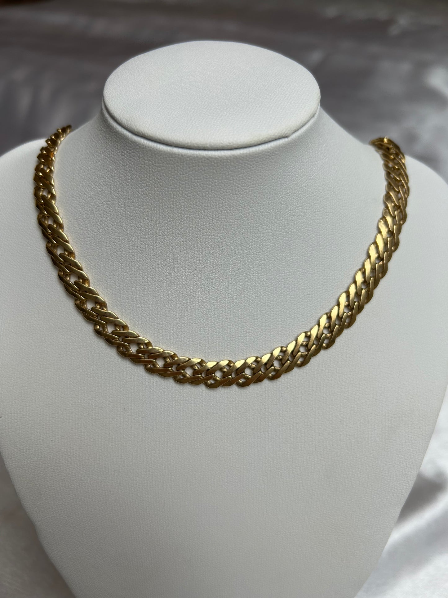 Collier en plaqué or grosses mailles anglaises plates