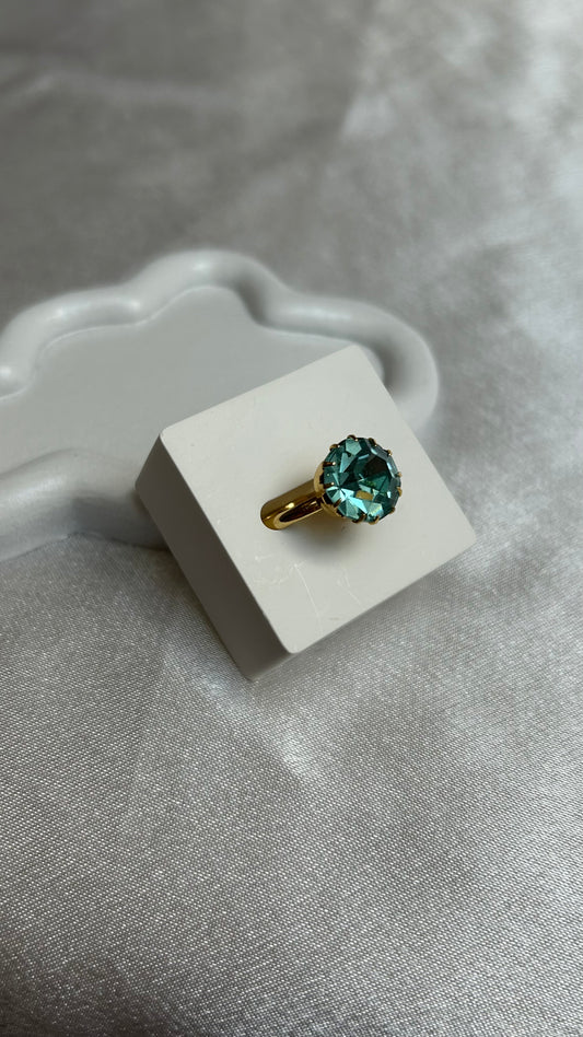 Bague doré et gros strass rouge ajustable