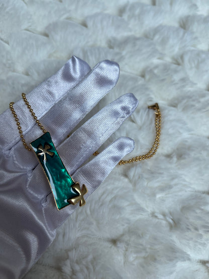 Magnifique collier d’occasion avec pendentif atypique