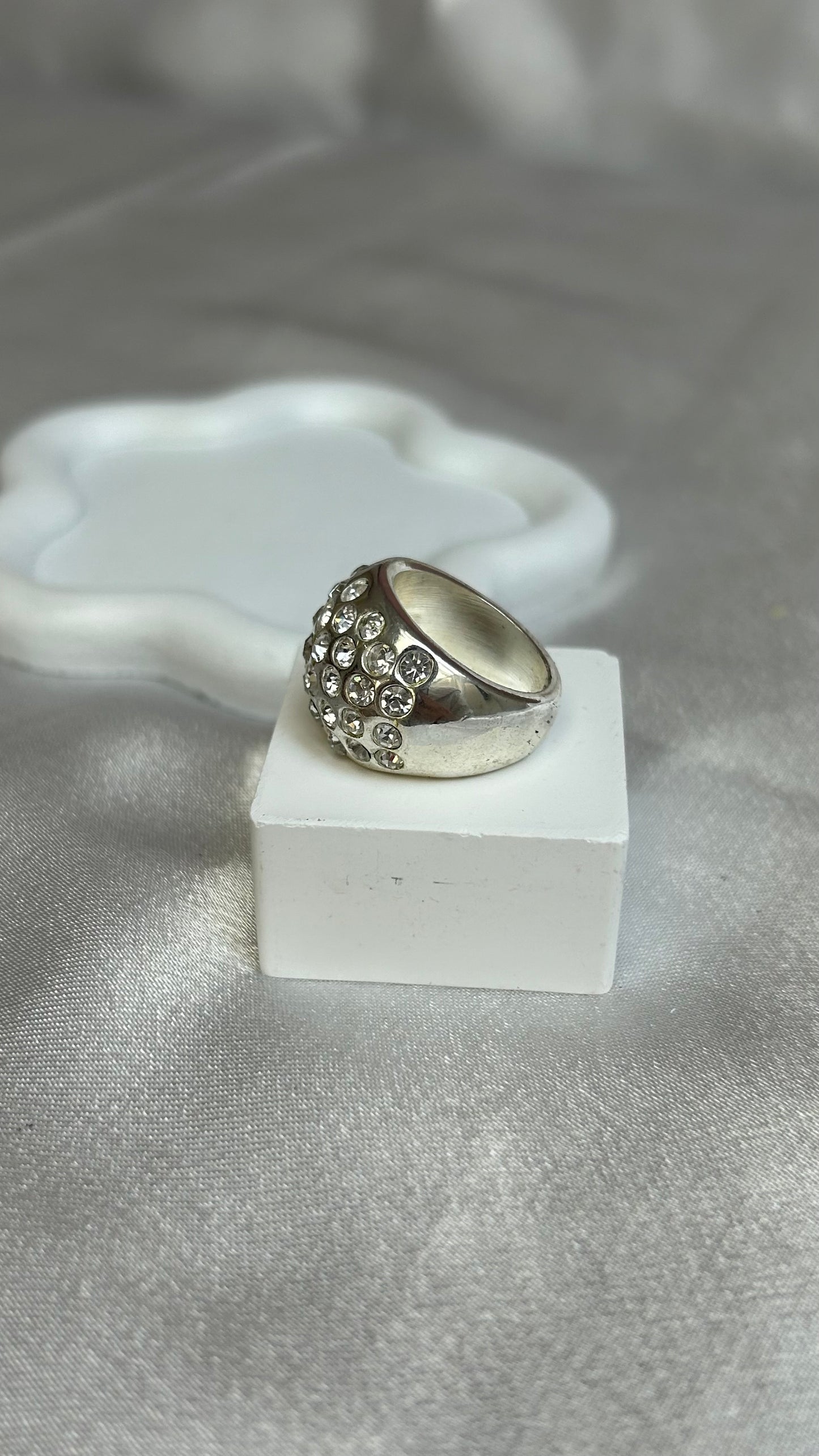 Bague vintage argenté et strass taille 55