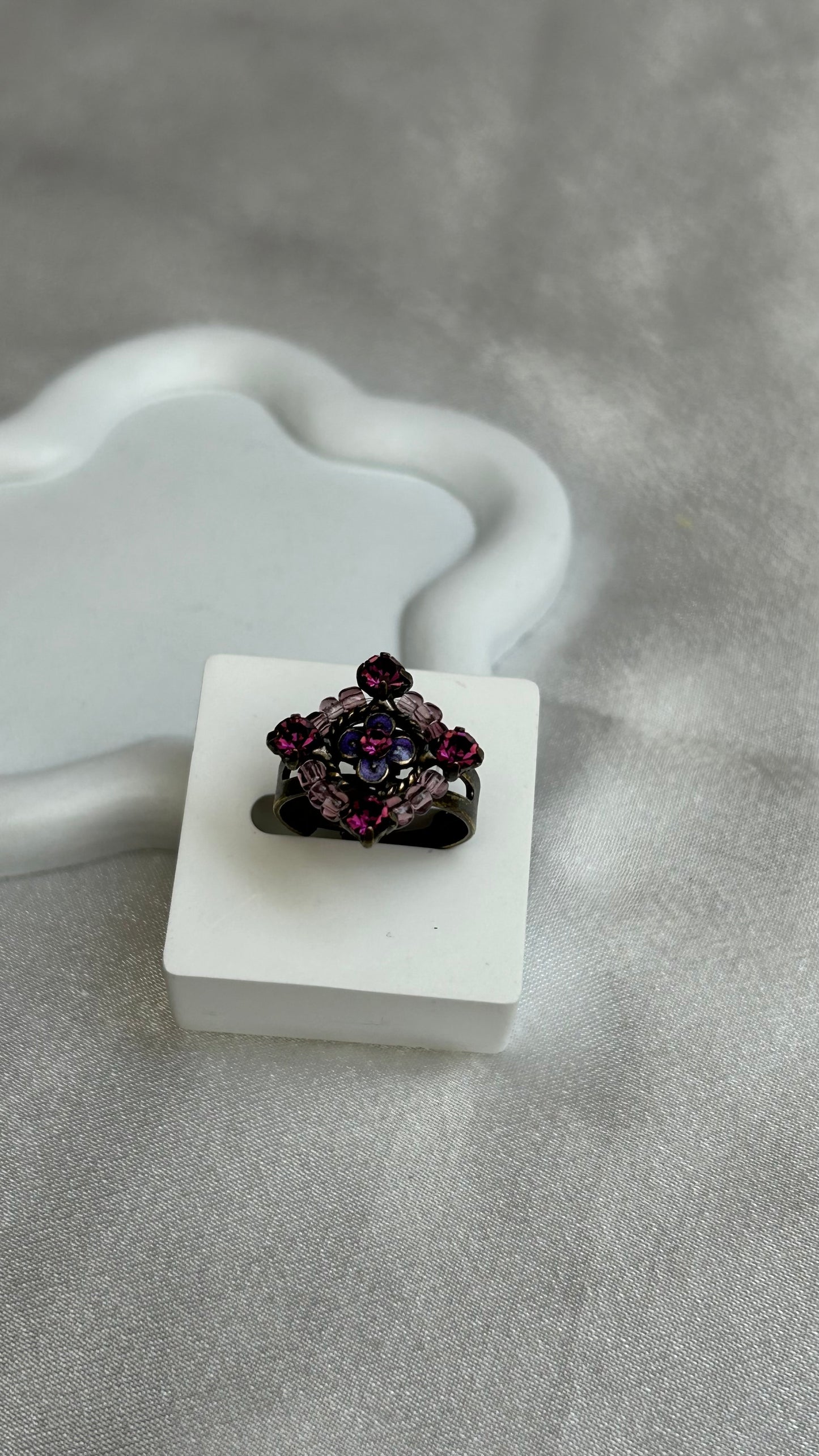 Bague vintage atypique bronze et perles violettes