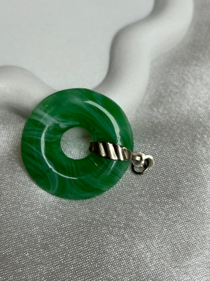 Pendentif vintage cercle vert marbre et Métal argenté