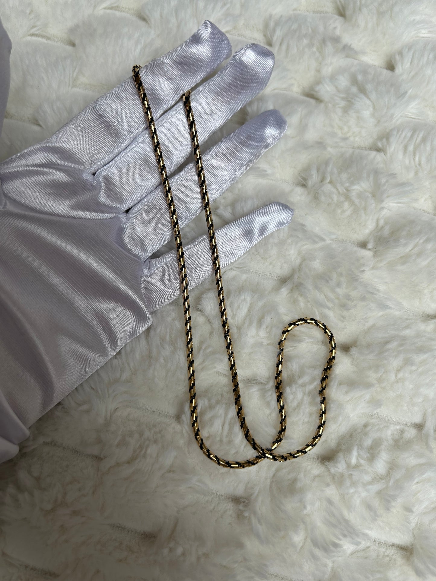 Jolie collier chaîne vintage torsadé noir et doré