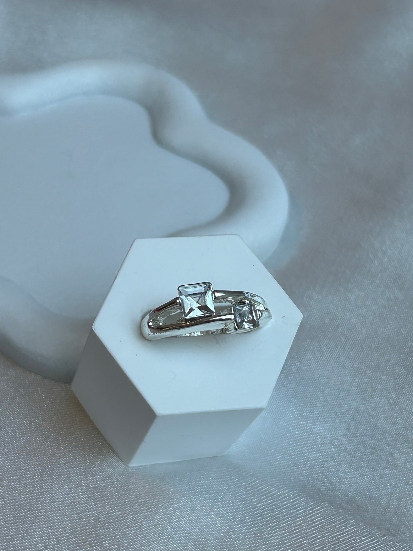 Bague vintage argenté taille ajustable et strass