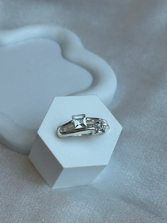 Bague vintage argenté taille ajustable et strass