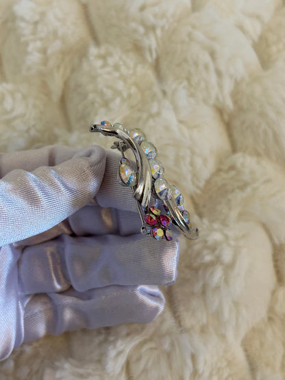 Splendide broche en fantaisie argenté et rose scintillantes