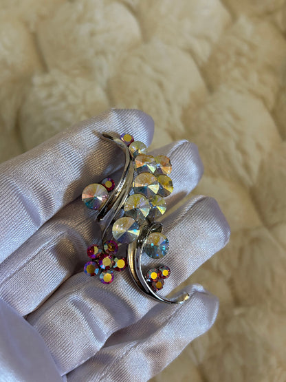 Splendide broche en fantaisie argenté et rose scintillantes