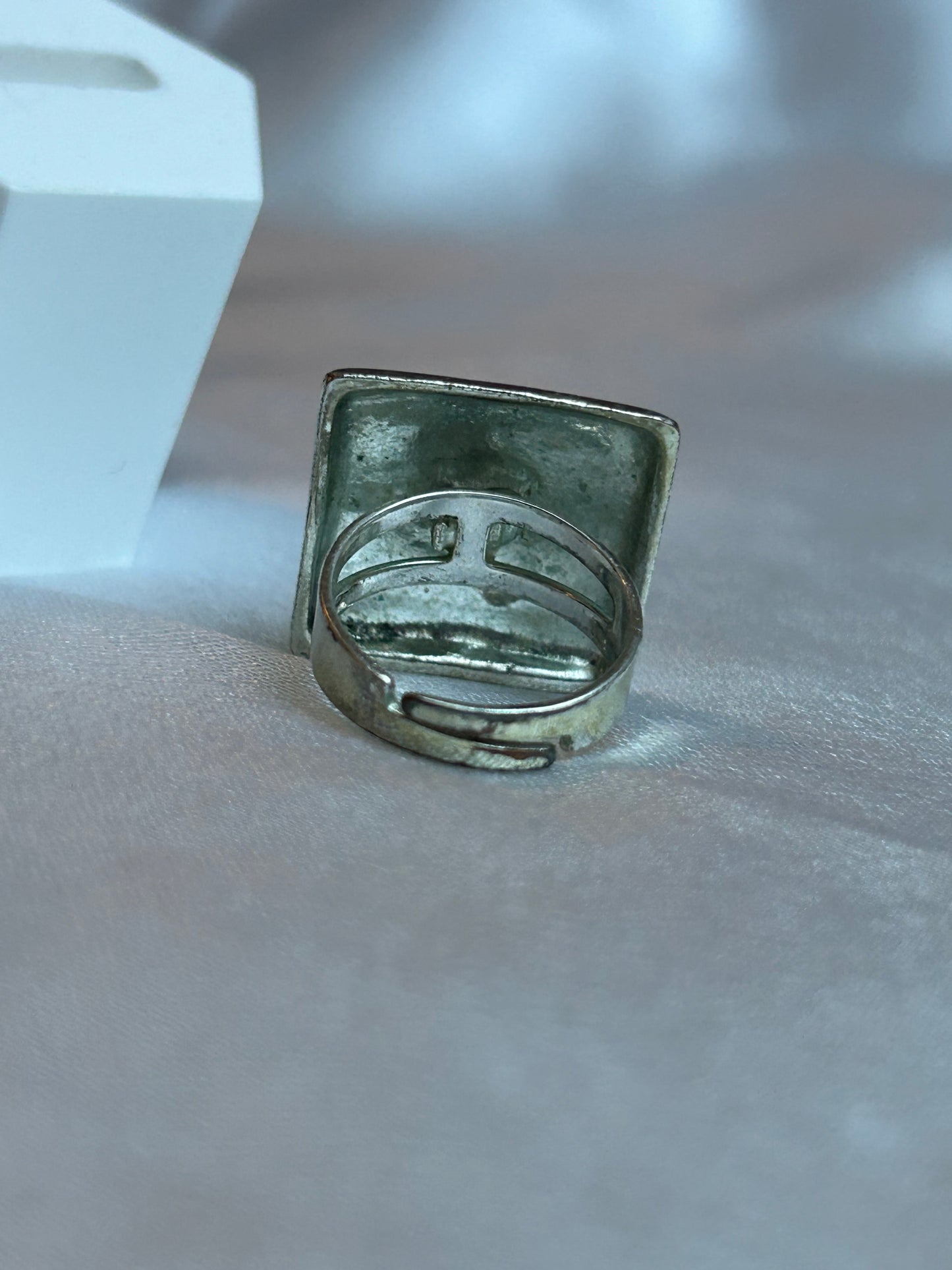 Bague vintage argenté et verte ajustable