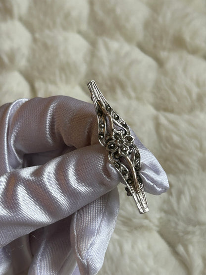Broche en argent vintage et strass gris