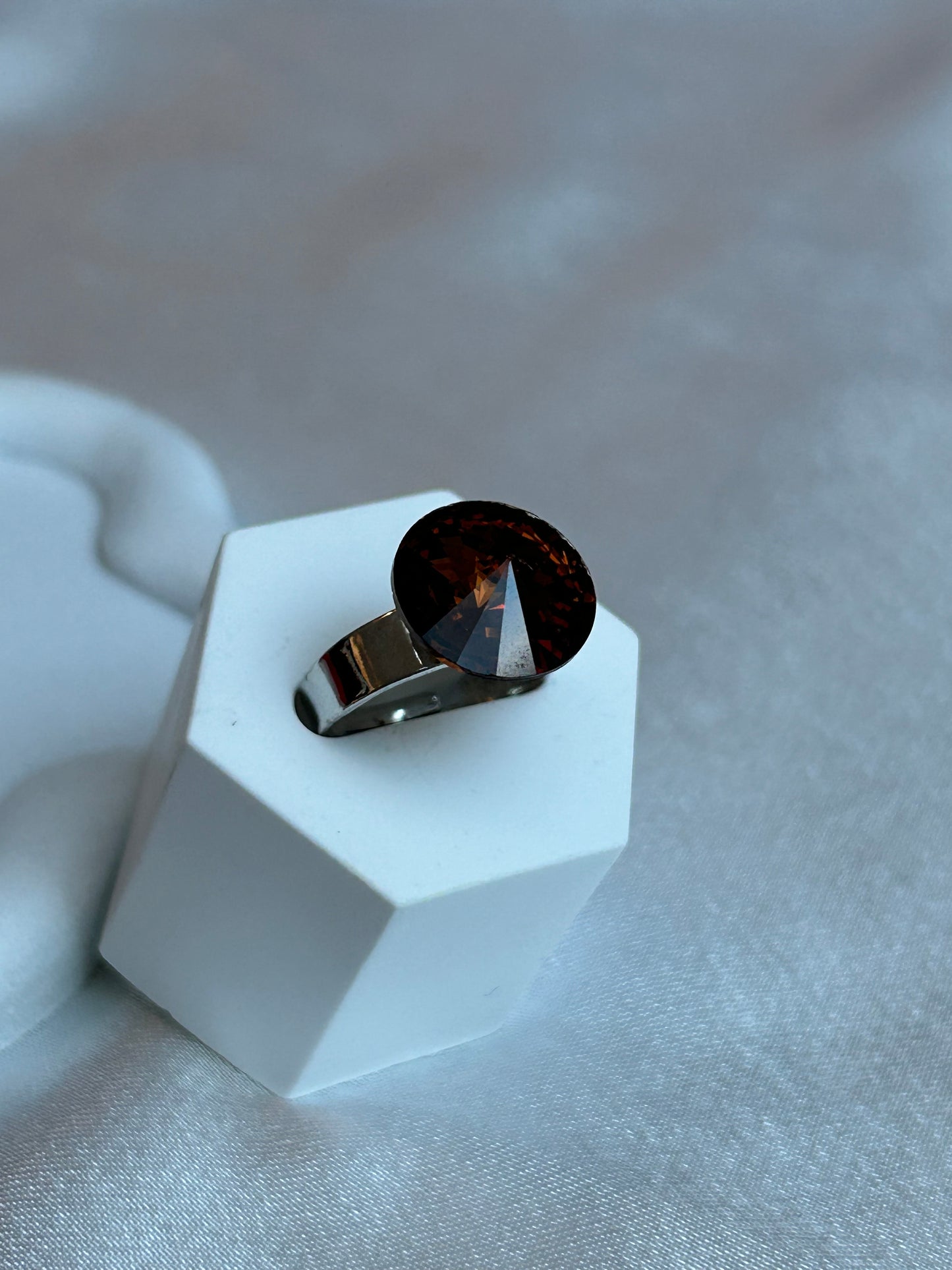 Bague vintage ajustable argenté et strass brun