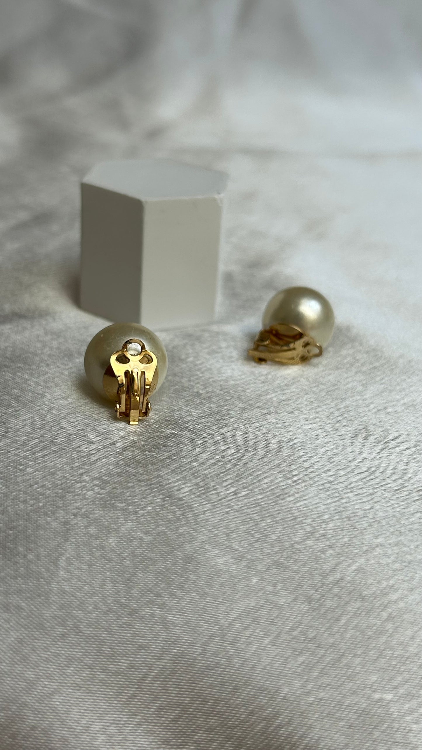 Boucles d’oreilles perles et plaqué or à clip