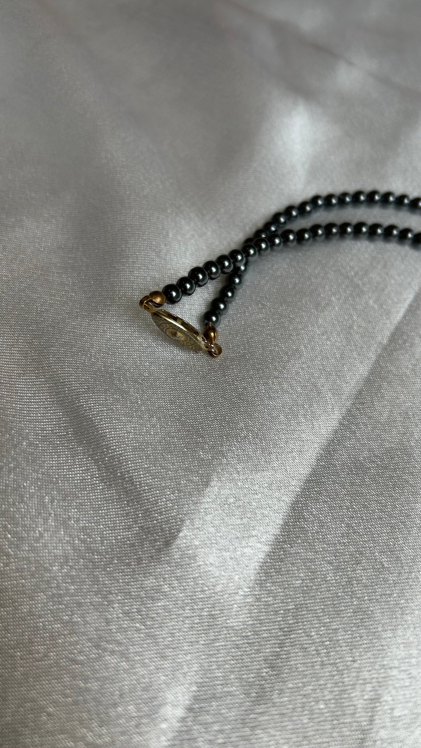 Collier de perles grises vintage