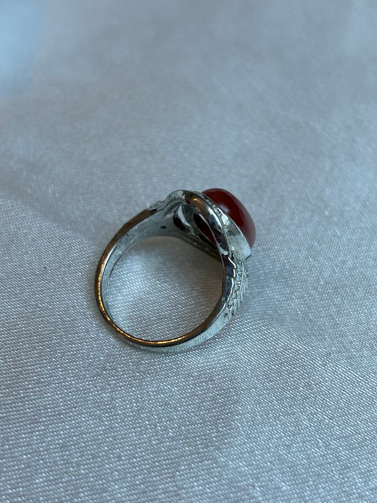 Bague vintage pierre rouge taille 59-60