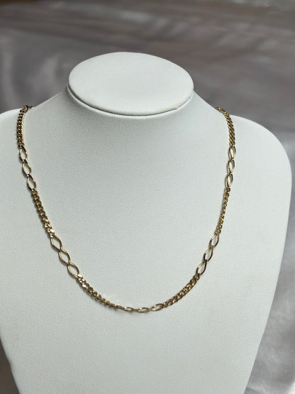 Collier en plaqué or mailles ovales entrelacées