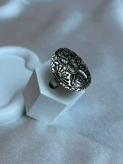Bague vintage argenté cercle et motifs