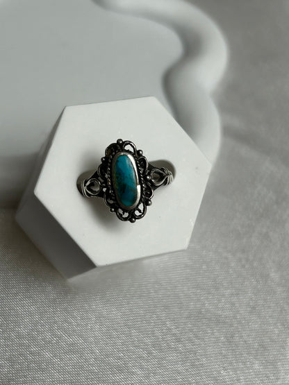 Bague vintage en argent et motifs avec pierre couleur turquoise taille 57