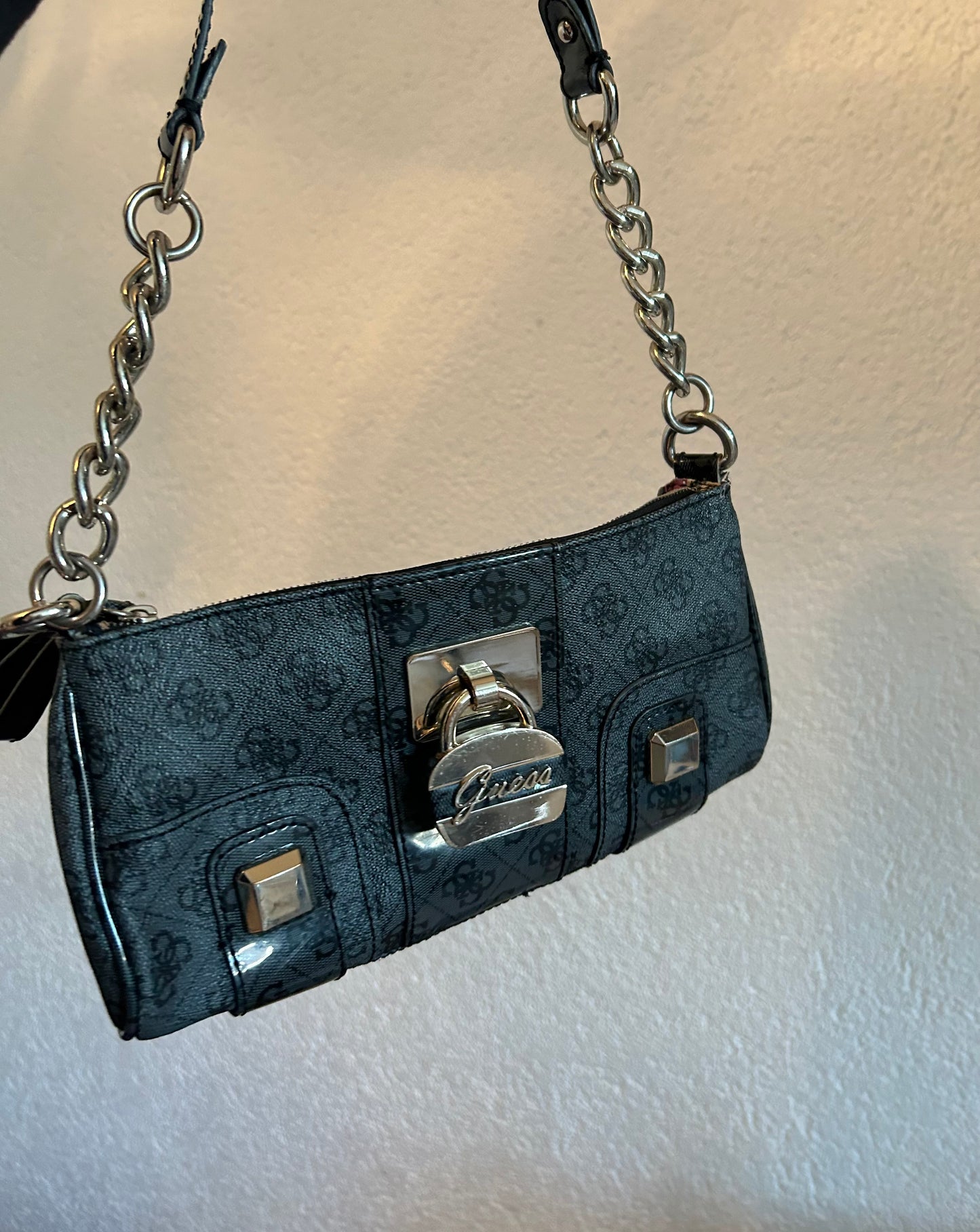 Sac vintage GUESS noir gris et argenté