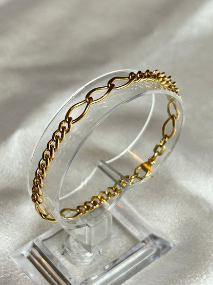 Bracelet en plaqué or avec 3 ovales entrelacés