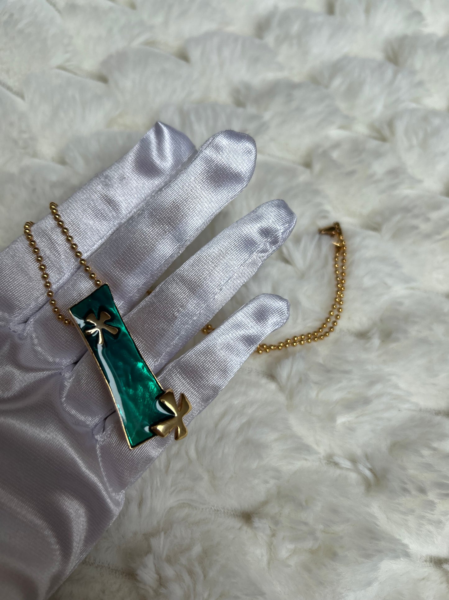 Magnifique collier d’occasion avec pendentif atypique