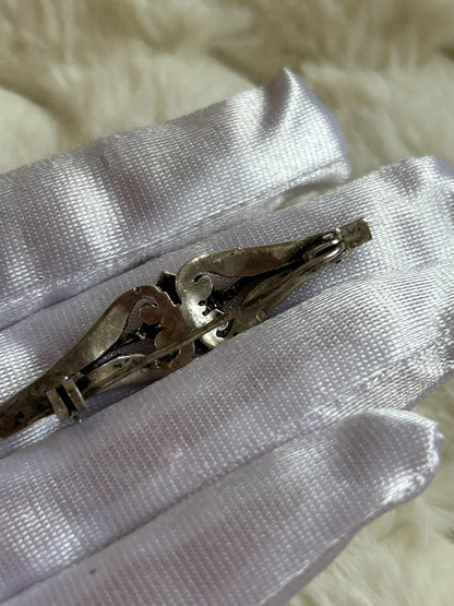 Broche en argent vintage et strass gris