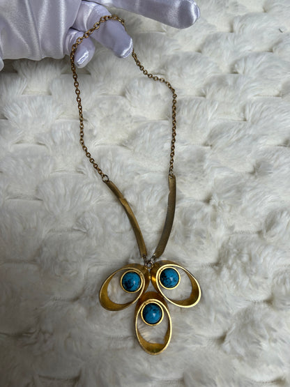 Jolie collier vintage fantaisie doré et pierre turquoise