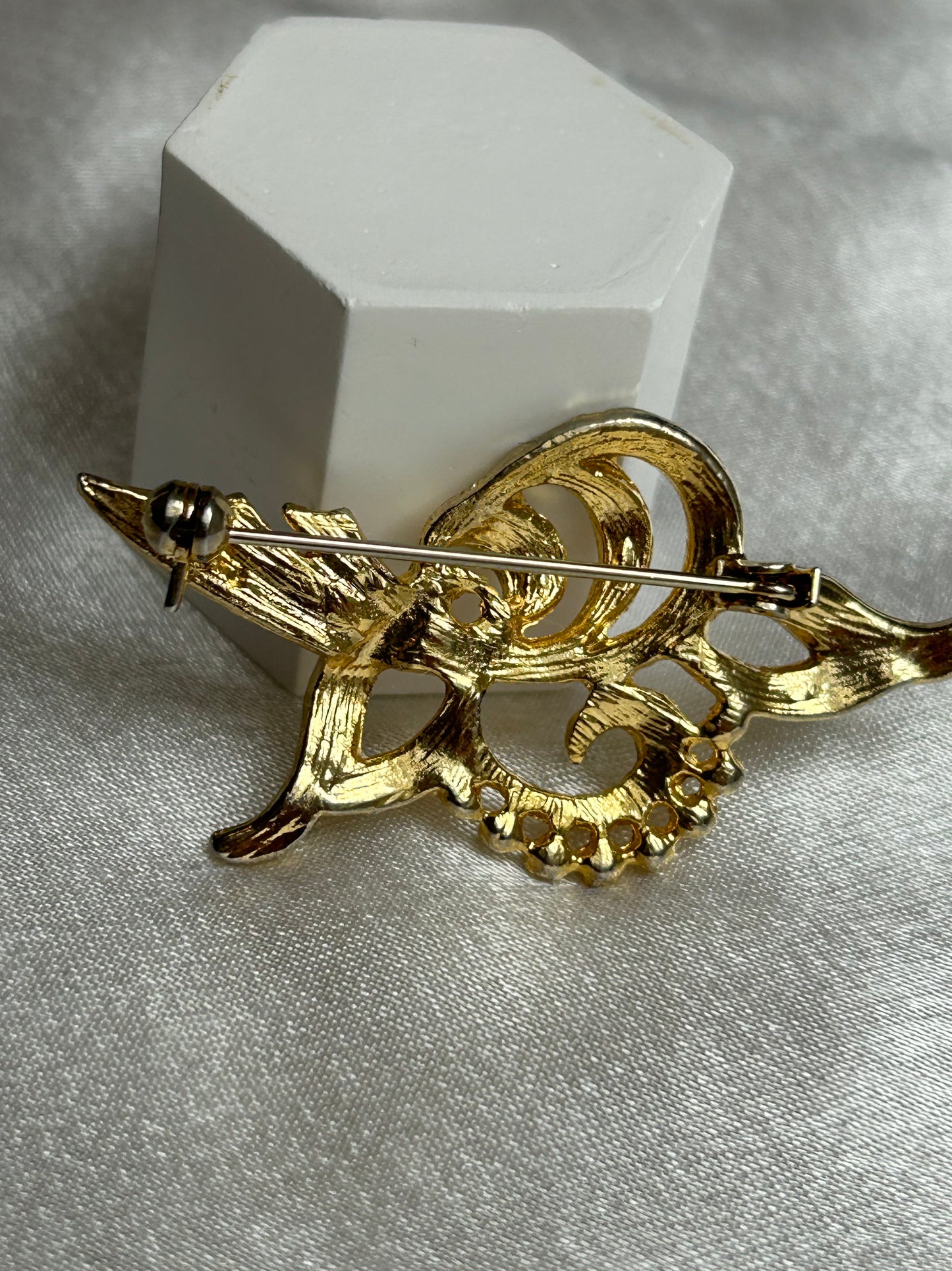 Broche vintage doré et strass