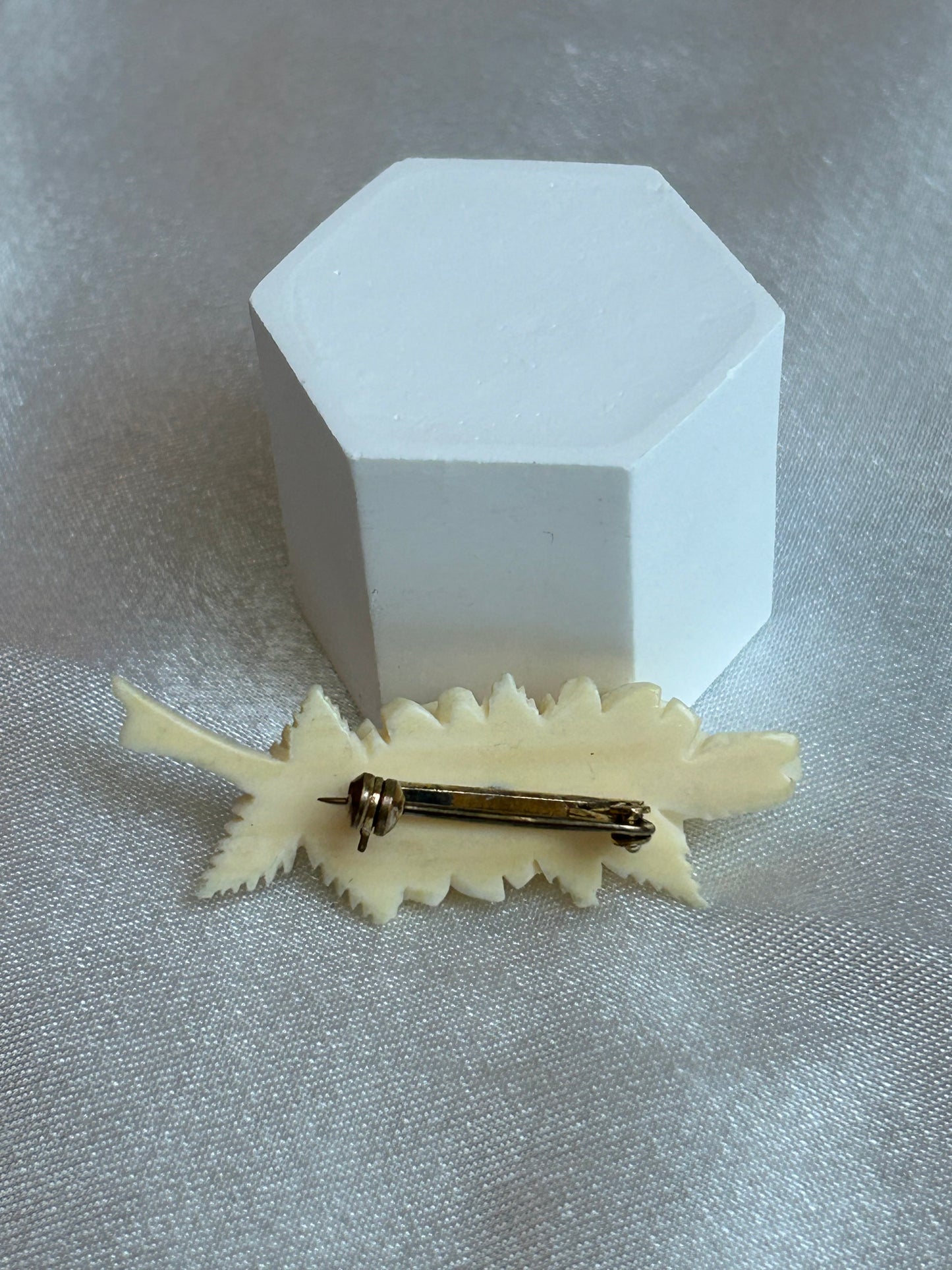 Broche vintage fleurs roses  beige doré