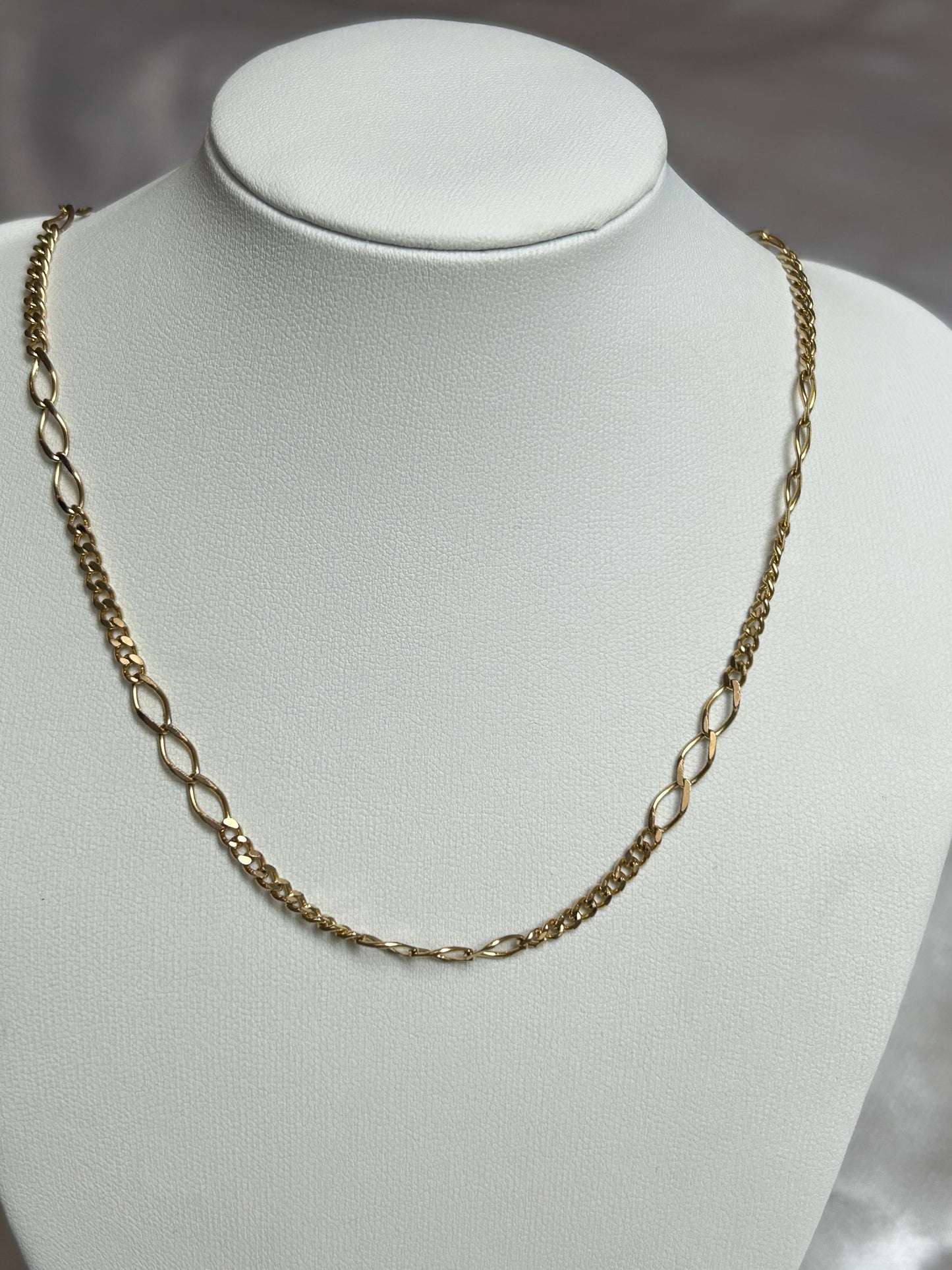 Collier en plaqué or mailles ovales entrelacées