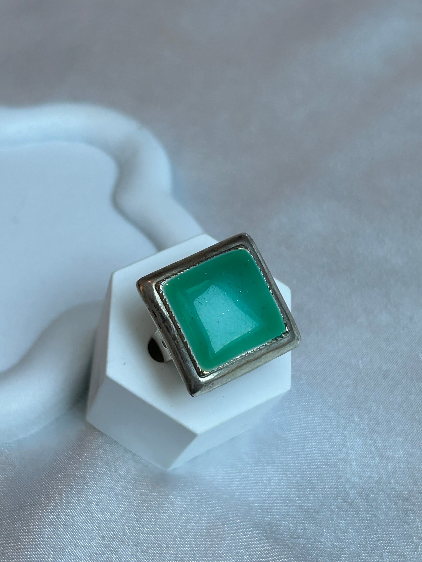 Bague vintage argenté et verte ajustable