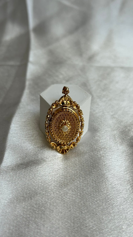 Pendentif vintage en plaqué or art déco