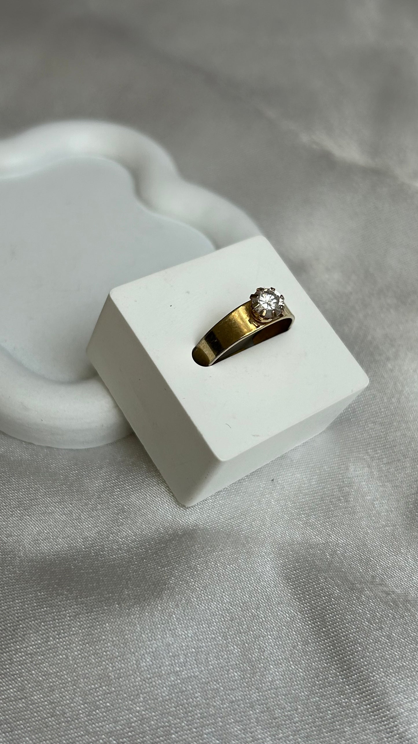 Bague vintage doré ajustable et gros strass