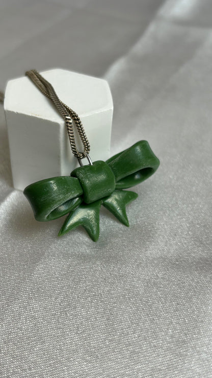 Pendentif vintage noeud vert et argenté