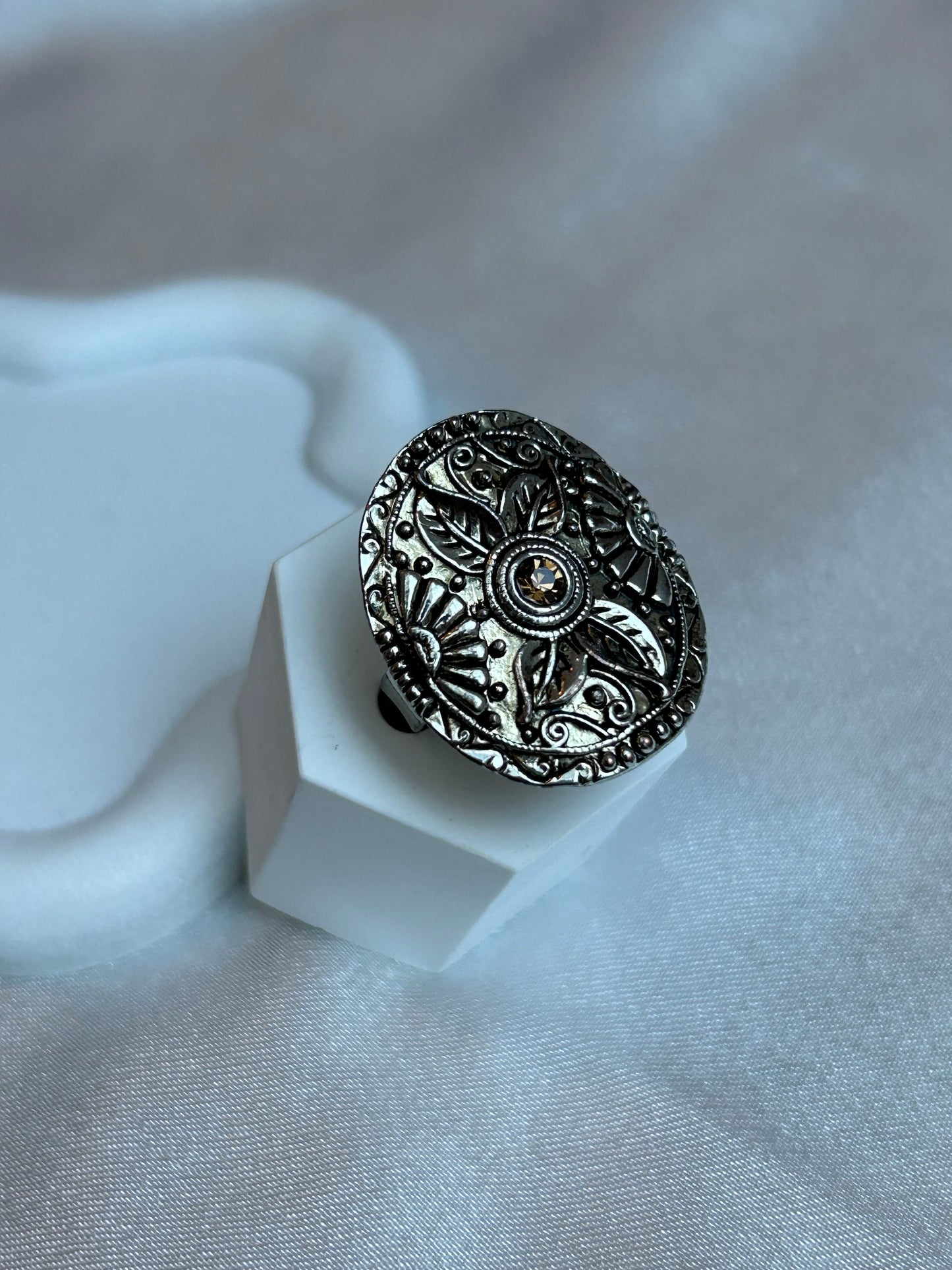 Bague vintage argenté cercle et motifs
