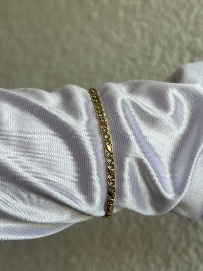 Bracelet en plaqué or maille atypique doré