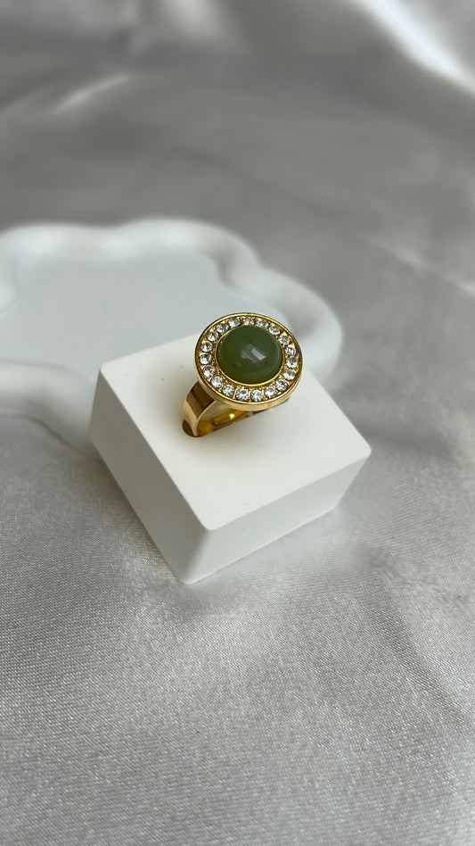 Bague vintage doré et pierre verte taille ajustable